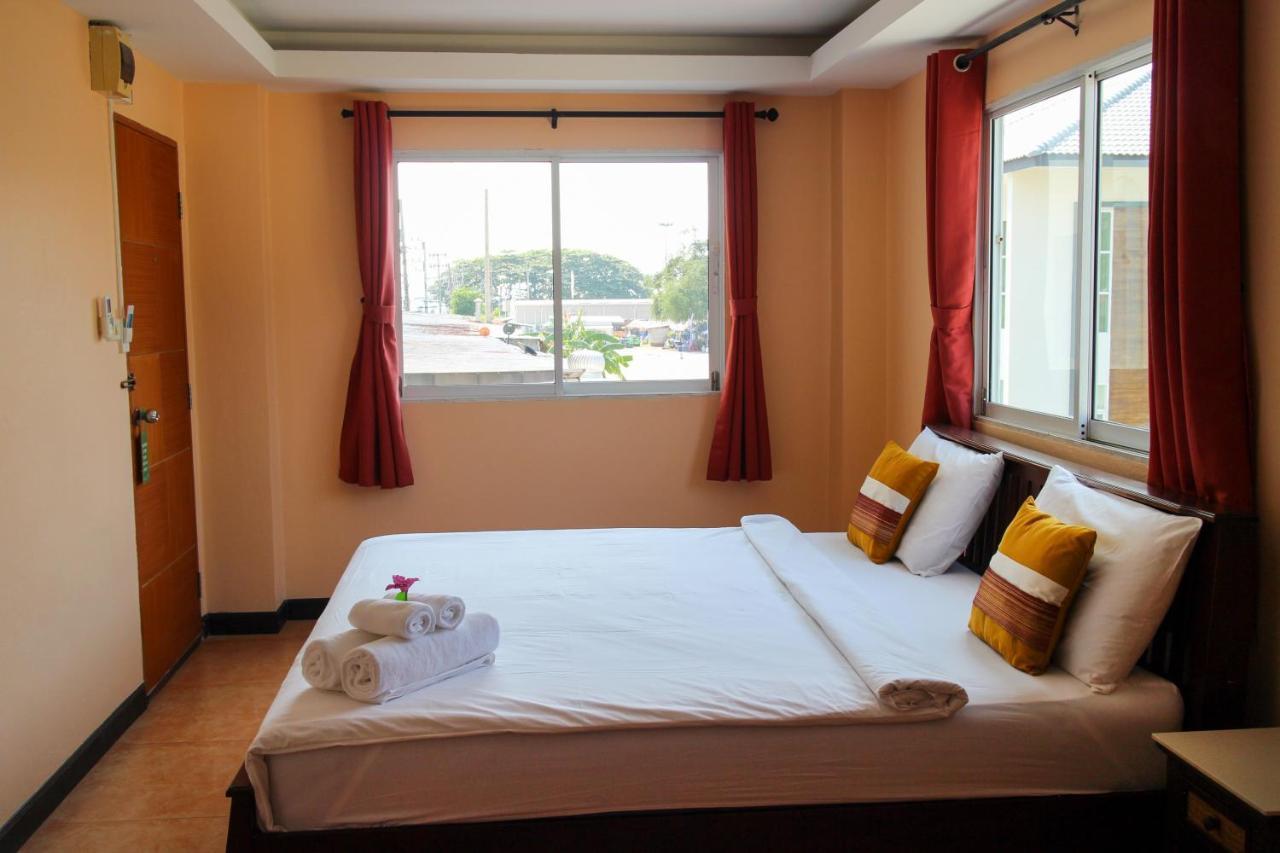 Spa Guest House Jomtien Beach Extérieur photo