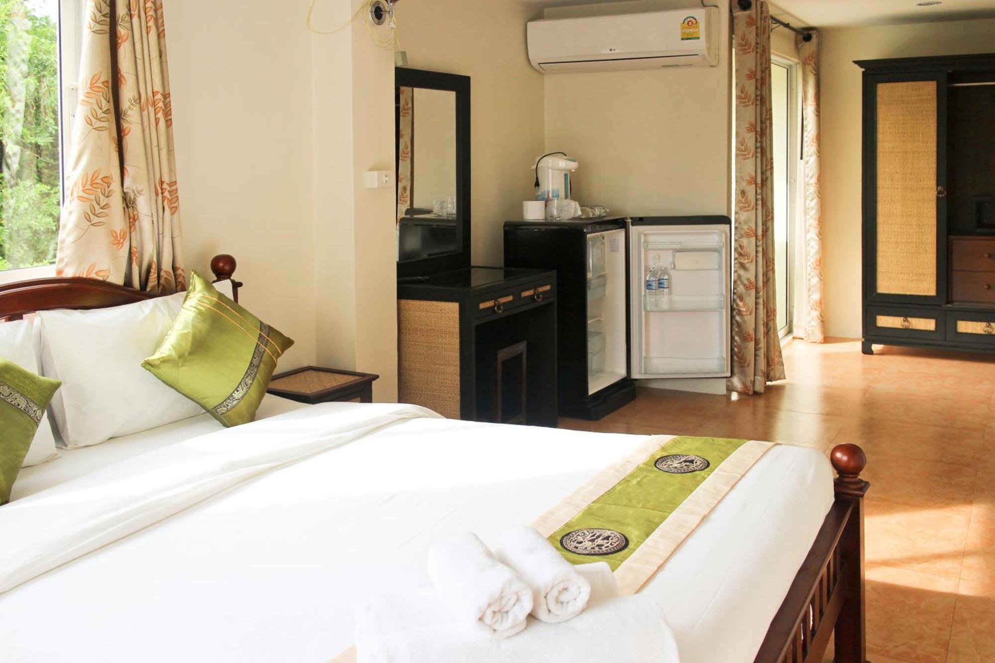 Spa Guest House Jomtien Beach Extérieur photo