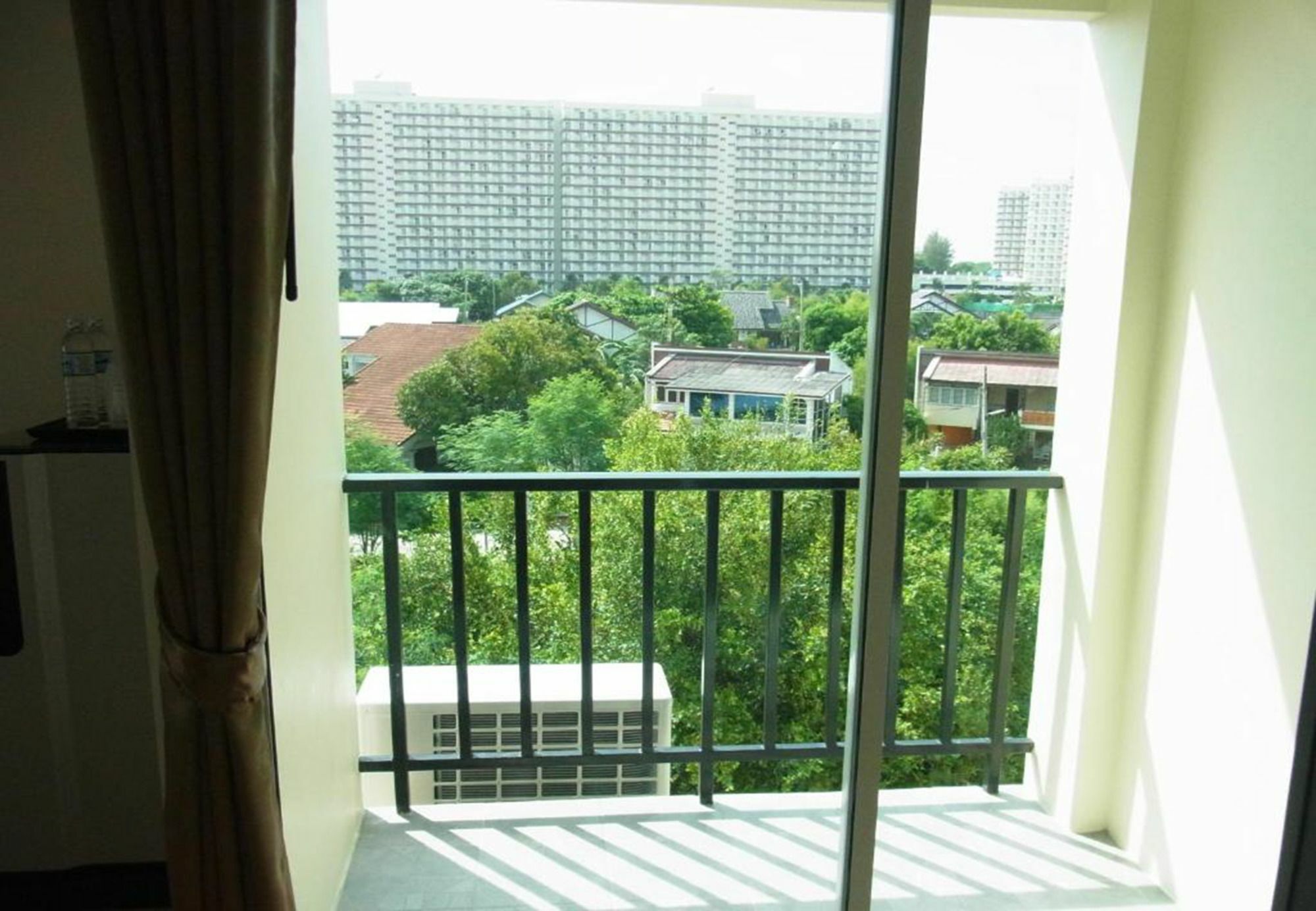 Spa Guest House Jomtien Beach Extérieur photo