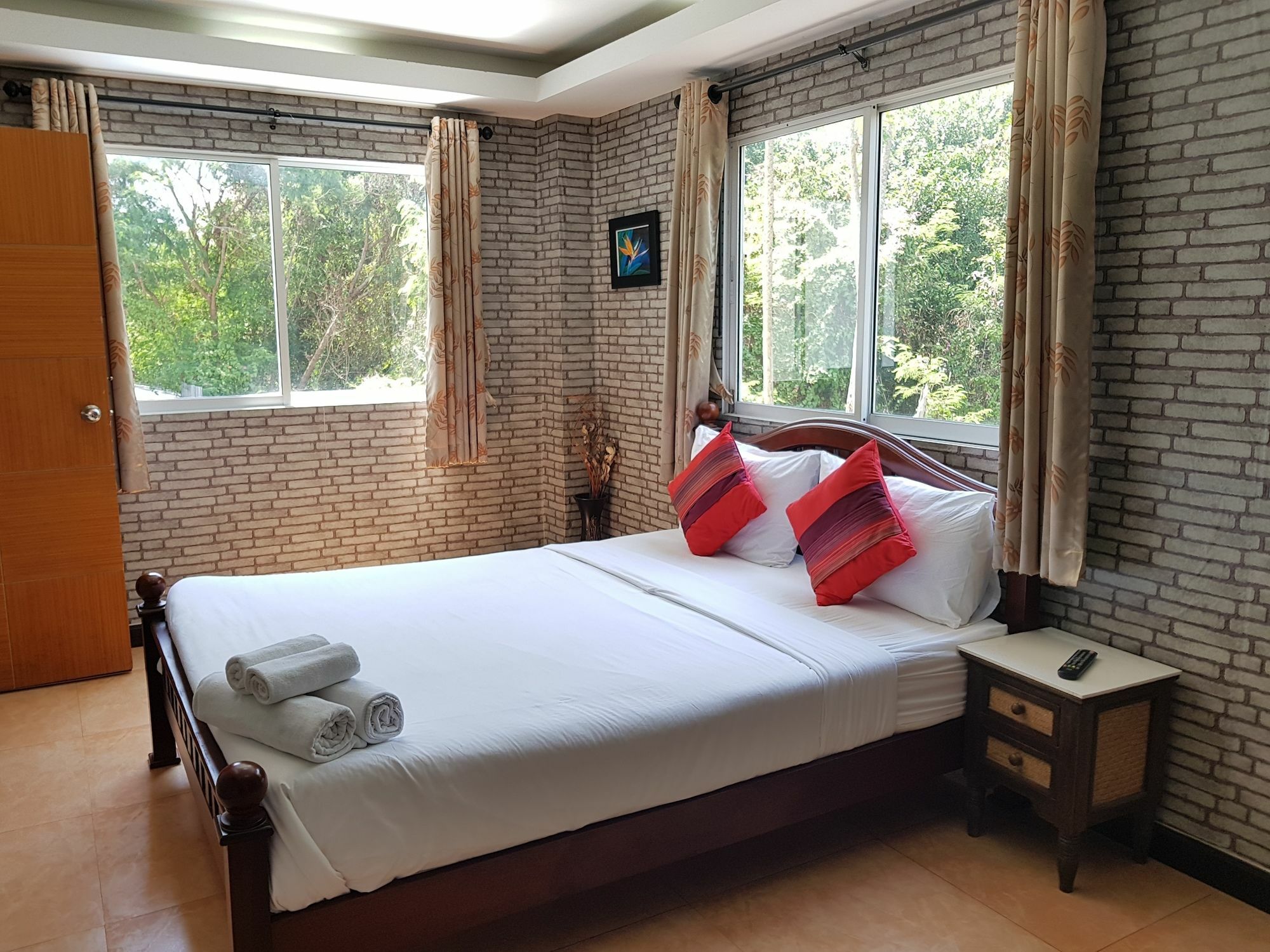 Spa Guest House Jomtien Beach Extérieur photo